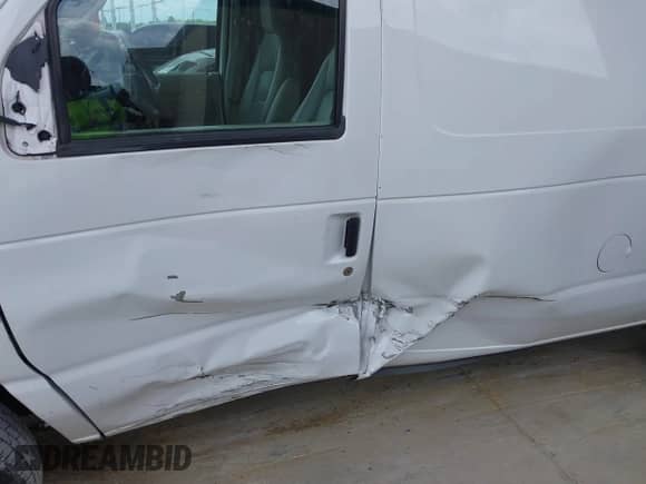 2014 Ford Econoline Cargo Commercial с VIN 1FTNE2EW1EDA35548, выставлен на аукционе IAAI как лот 42695143 с пробегом 214 303 миль миль и . История ставок и продаж доступна на DreamBid. Изображение 6.