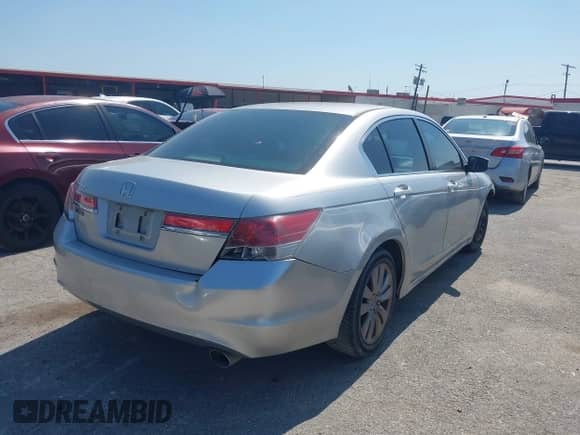2012 Honda Accord EX z VIN 1HGCP2F77CA218641, wystawiony jako IAAI lot #43186491 z przebiegiem 224 619 mil mil oraz . Historia ofert i sprzedaży dostępna na DreamBid. Obrazek 4.