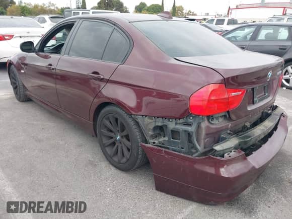 2010 BMW 3 Series 328i с VIN WBAPH5C59AA439122, выставлен на аукционе IAAI как лот 43225814 с пробегом 177 390 миль миль и . История ставок и продаж доступна на DreamBid. Изображение 3.