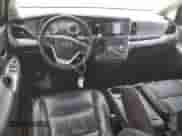 2018 Toyota Sienna SE z VIN 5TDXZ3DC5JS921882, wystawiony jako Copart lot #62347815 z przebiegiem 136 472 mil mil oraz Szkoda całkowita • Salvage title. Historia ofert i sprzedaży dostępna na DreamBid. Obrazek 8.