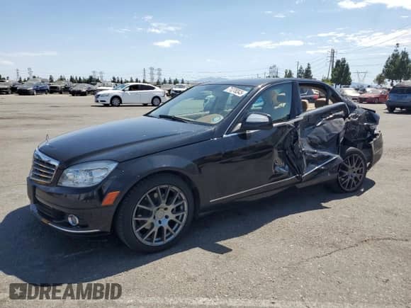 2008 Mercedes-Benz C 300 Sport z VIN WDDGF81X18F165996, wystawiony jako Copart lot #71278345 z przebiegiem 132 644 mil mil oraz Szkoda całkowita • Salvage title. Historia ofert i sprzedaży dostępna na DreamBid. Obrazek 1.