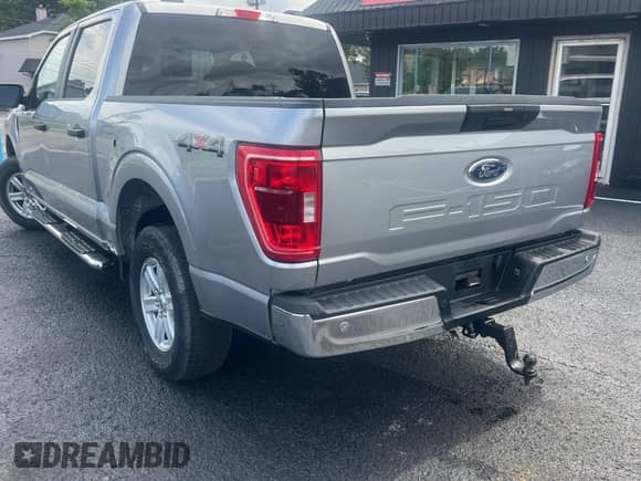 2021 Ford F-150 XL z VIN 1FTEW1EB6MFC83351, wystawiony jako Copart lot #69074365 z przebiegiem 67 092 mil mil oraz Czysty tytuł • Clean title. Historia ofert i sprzedaży dostępna na DreamBid. Obrazek 3.