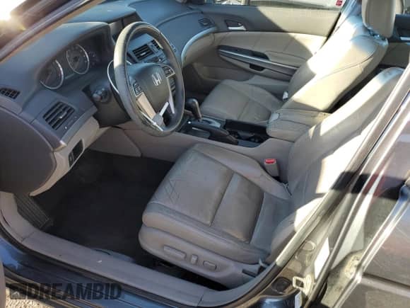 2008 Honda Accord EX-L z VIN 1HGCP26888A083248, wystawiony jako Copart lot #89918435 z przebiegiem 164 247 mil mil oraz Szkoda całkowita • Salvage title. Historia ofert i sprzedaży dostępna na DreamBid. Obrazek 7.