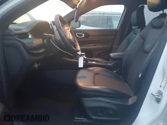 2024 Jeep Compass Latitude with VIN 3C4NJDBN3RT133628, listed as a Copart auction lot 81504385 with 8,745 mi miles and Non repairable. Bid and sale history available at DreamBid. Image 7.