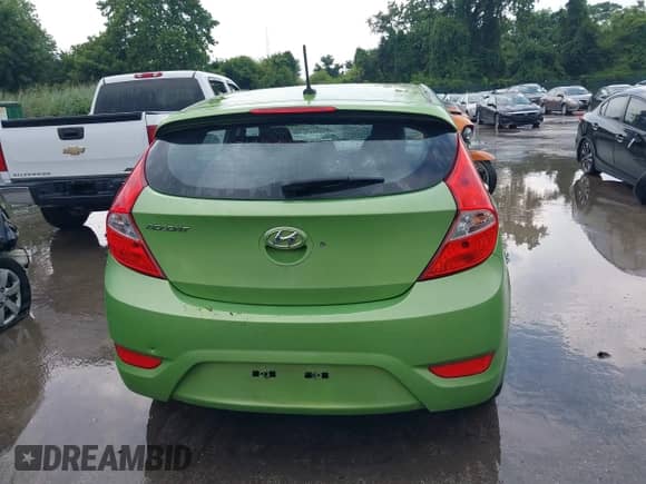 2013 Hyundai Accent SE с VIN KMHCU5AE1DU092402, выставлен на аукционе IAAI как лот 42884754 с пробегом 139 926 миль миль и . История ставок и продаж доступна на DreamBid. Изображение 16.