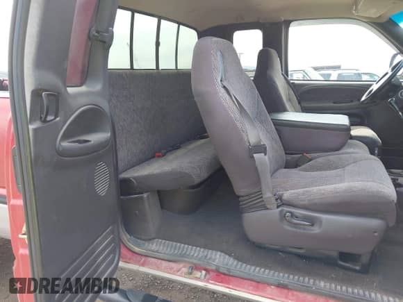 1999 Dodge 2500 with VIN 1B7KF2362XJ596848, listed as a IAAI auction lot 42575670 with 558,598 mi miles and . Bid and sale history available at DreamBid. Image 8.