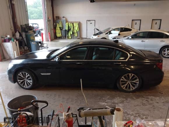 2013 BMW 7 Series 750i xDrive z VIN WBAYB6C56DC997904, wystawiony jako IAAI lot #42529968 z przebiegiem Nie podano mil oraz . Historia ofert i sprzedaży dostępna na DreamBid. Obrazek 13.