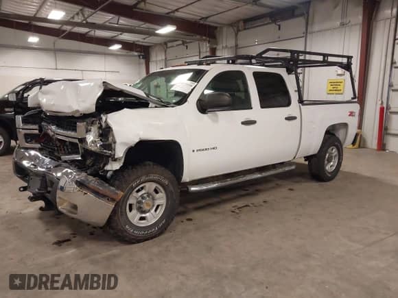 2009 Chevrolet Silverado 2500HD LT с VIN 1GCHK53699F182527, выставлен на аукционе IAAI как лот 43125416 с пробегом 217 305 миль миль и . История ставок и продаж доступна на DreamBid. Изображение 21.