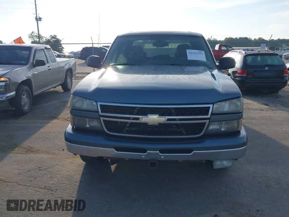 2006 Chevrolet Silverado 1500 LT2 z VIN 2GCEC13Z761347531, wystawiony jako IAAI lot #42121593 z przebiegiem 344 438 mil mil oraz . Historia ofert i sprzedaży dostępna na DreamBid. Obrazek 13.