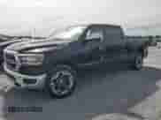 2019 Ram 1500 Big Horn z VIN 1C6SRFMT9KN527831, wystawiony jako Copart lot #63753475 z przebiegiem 69 996 mil mil oraz Szkoda całkowita • Salvage title. Historia ofert i sprzedaży dostępna na DreamBid. Obrazek 1.