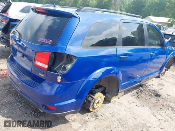 2017 Dodge Journey SXT with VIN 3C4PDCBG3HT588828, listed as a IAAI auction lot 42037868 with Not provided miles and . Bid and sale history available at DreamBid. Image 4.