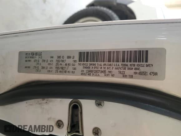 2019 Ram 1500 Tradesman z VIN 1C6RR6FG3KS710495, wystawiony jako Copart lot #70604215 z przebiegiem 120 772 mil mil oraz Czysty tytuł • Clean title. Historia ofert i sprzedaży dostępna na DreamBid. Obrazek 12.