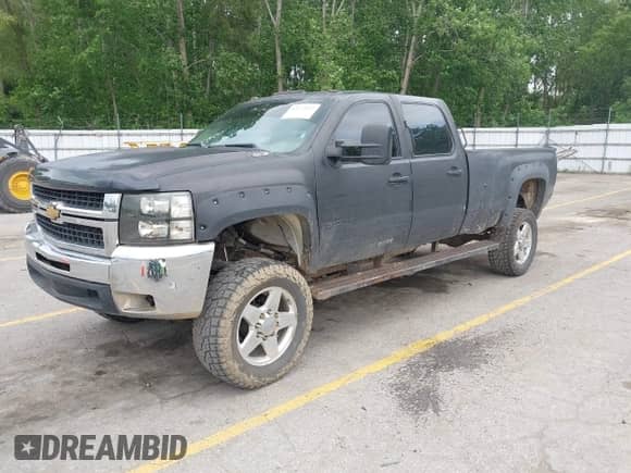 2009 Chevrolet Silverado 3500HD with VIN 1GCHK73K79F157683, listed as a IAAI auction lot 42472022 with 292,765 mi miles and . Bid and sale history available at DreamBid. Image 17.