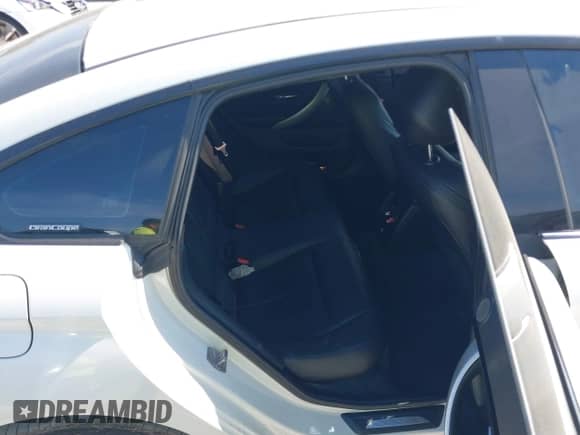 2016 BMW 4 Series 435i xDrive z VIN WBA4B3C58GG528016, wystawiony jako IAAI lot #41506077 z przebiegiem 87 975 mil mil oraz . Historia ofert i sprzedaży dostępna na DreamBid. Obrazek 8.