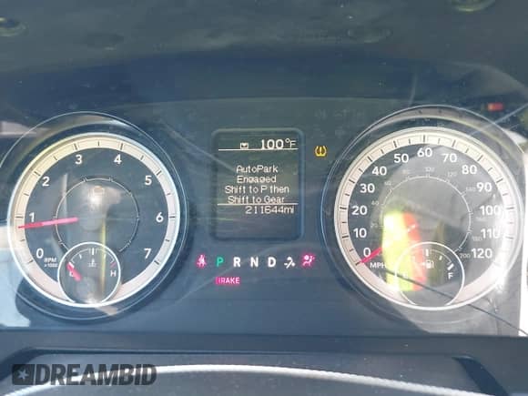 2019 Ram 1500 Tradesman z VIN 1C6RR6FGXKS555623, wystawiony jako IAAI lot #43311577 z przebiegiem 211 644 mil mil oraz . Historia ofert i sprzedaży dostępna na DreamBid. Obrazek 7.