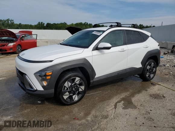 2024 Hyundai Kona SEL с VIN KM8HCCAB2RU153055, выставлен на аукционе Copart как лот 64888835 с пробегом 5 817 миль миль и Списание • Salvage title. История ставок и продаж доступна на DreamBid. Изображение 1.