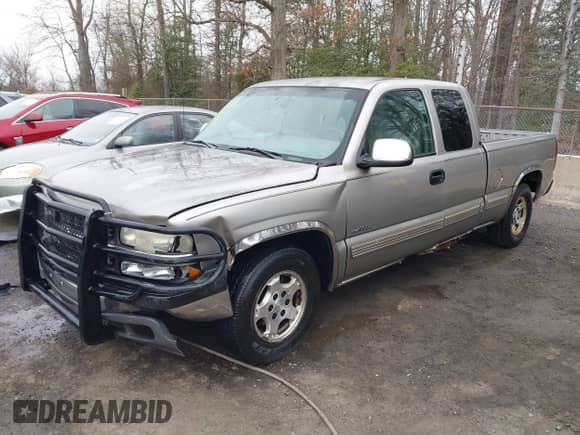 2000 Chevrolet Silverado 1500 LS with VIN 2GCEC19T1Y1380448, listed as a IAAI auction lot 41551018 with 236,697 mi miles and . Bid and sale history available at DreamBid. Image 17.