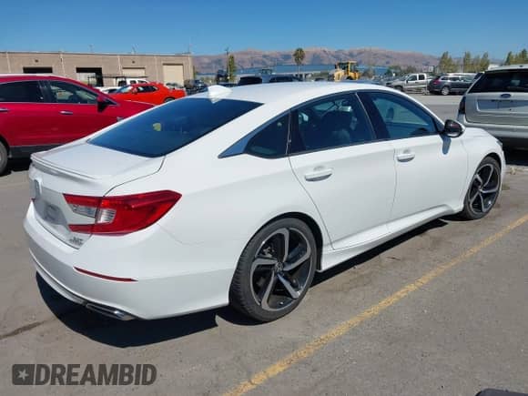 2019 Honda Accord Sport with VIN 1HGCV2F34KA008709, listed as a IAAI auction lot 42985281 with 68,815 mi miles and . Bid and sale history available at DreamBid. Image 4.