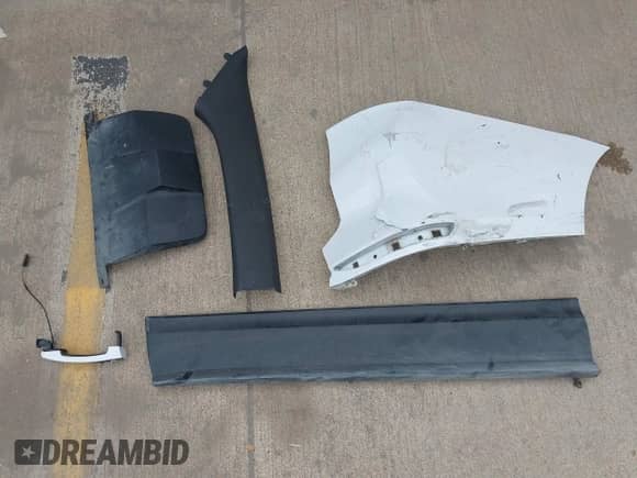 2018 Chevrolet Equinox LT with VIN 2GNAXKEX5J6158772, listed as a IAAI auction lot 43394872 with 102,480 mi miles and . Bid and sale history available at DreamBid. Image 12.