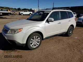 2012 Subaru Forester X Premium z VIN JF2SHBDC8CH436555, wystawiony jako Copart lot #83978195 z przebiegiem 139 737 mil mil oraz Szkoda całkowita • Salvage title. Historia ofert i sprzedaży dostępna na DreamBid. Obrazek 1.