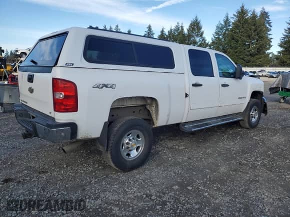 2007 Chevrolet Silverado 2500HD 1LT with VIN 1GCHK23K77F555945, listed as a Copart auction lot 47702665 with 112,326 mi miles and Salvage title. Bid and sale history available at DreamBid. Image 3.