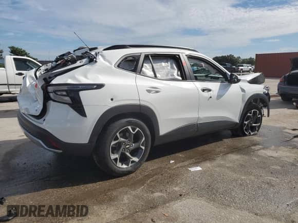 2025 Chevrolet Trax LT with VIN KL77LHEP3SC023961, listed as a Copart auction lot 80031545 with Not provided miles and Non repairable. Bid and sale history available at DreamBid. Image 3.