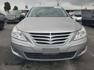 2010 Hyundai Genesis z VIN KMHGC4DE7AU086304, wystawiony jako Copart lot #72183134 z przebiegiem 100 597 mil mil oraz Szkoda całkowita • Salvage title. Historia ofert i sprzedaży dostępna na DreamBid. Obrazek 5.