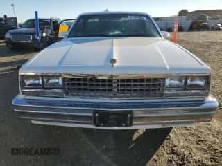 1986 Chevrolet El Camino SS с VIN 3GCCW80H2GS916116, выставлен на аукционе Copart как лот 81963944 с пробегом 21 988 миль миль и Списание • Salvage title. История ставок и продаж доступна на DreamBid. Изображение 5.