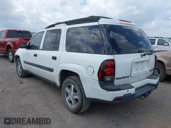 2004 Chevrolet TrailBlazer EXT LS z VIN 1GNET16S946159833, wystawiony jako IAAI lot #42647973 z przebiegiem 183 257 mil mil oraz . Historia ofert i sprzedaży dostępna na DreamBid. Obrazek 3.