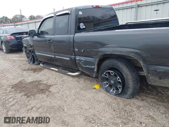 2004 Chevrolet Silverado 1500 LS with VIN 1GCEC19V24Z134799, listed as a IAAI auction lot 41311598 with 253,029 mi miles and . Bid and sale history available at DreamBid. Image 6.