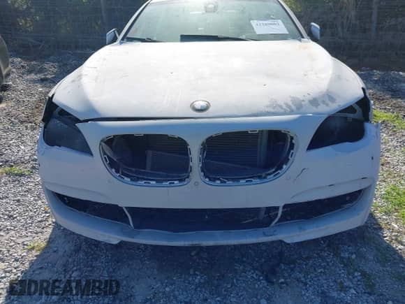 2013 BMW 7 Series 750Li с VIN WBAYE8C50DD133041, выставлен на аукционе IAAI как лот 42280002 с пробегом Не указан миль и . История ставок и продаж доступна на DreamBid. Изображение 6.