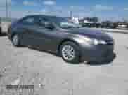 2017 Toyota Camry Hybrid XLE z VIN 4T1BD1FK7HU208050, wystawiony jako Copart lot #82497415 z przebiegiem 79 052 mil mil oraz Szkoda całkowita • Salvage title. Historia ofert i sprzedaży dostępna na DreamBid. Obrazek 4.