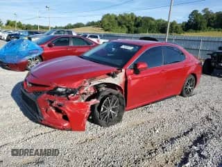 2021 Toyota Camry SE Nightshade с VIN 4T1G11AK4MU495928, выставлен на аукционе Copart как лот 70368975 с пробегом 38 656 миль миль и Списание • Salvage title. История ставок и продаж доступна на DreamBid. Изображение 1.