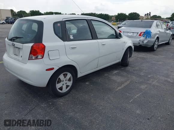 2008 Chevrolet Aveo LS с VIN KL1TD66618B088046, выставлен на аукционе IAAI как лот 42645695 с пробегом Не указан миль и . История ставок и продаж доступна на DreamBid. Изображение 4.