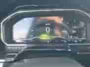 2025 GMC Sierra 1500 SLT z VIN 1GTUUDED4SZ265527, wystawiony jako IAAI lot #43580525 z przebiegiem 8 522 mil mil oraz . Historia ofert i sprzedaży dostępna na DreamBid. Obrazek 7.