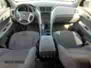 2011 Chevrolet Traverse LS z VIN 1GNKRFED8BJ374387, wystawiony jako Copart lot #71461725 z przebiegiem 187 468 mil mil oraz Szkoda całkowita • Salvage title. Historia ofert i sprzedaży dostępna na DreamBid. Obrazek 8.