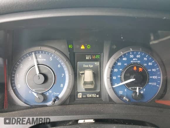 2020 Toyota Sienna XLE z VIN 5TDYZ3DC5LS064504, wystawiony jako Copart lot #70284285 z przebiegiem 104 192 mil mil oraz Nie do naprawy • Non repairable. Historia ofert i sprzedaży dostępna na DreamBid. Obrazek 9.