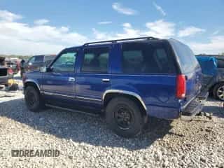1999 Chevrolet Tahoe Z71 z VIN 1GNEK13R3XJ490011, wystawiony jako Copart lot #83955035 z przebiegiem 362 588 mil mil oraz Czysty tytuł • Clean title. Historia ofert i sprzedaży dostępna na DreamBid. Obrazek 2.
