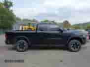 2019 Ram 1500 Rebel z VIN 1C6SRFET2KN705108, wystawiony jako IAAI lot #43163417 z przebiegiem 110 932 mil mil oraz . Historia ofert i sprzedaży dostępna na DreamBid. Obrazek 13.