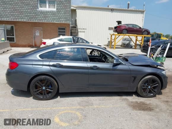 2015 BMW 4 Series 435i xDrive z VIN WBA4B3C54FD669763, wystawiony jako IAAI lot #42962391 z przebiegiem 115 375 mil mil oraz . Historia ofert i sprzedaży dostępna na DreamBid. Obrazek 12.