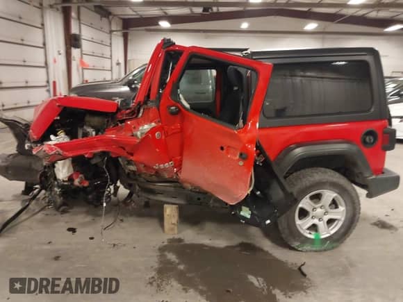 2019 Jeep Wrangler Sport S with VIN 1C4GJXAG4KW646013, listed as a IAAI auction lot 41556750 with 44,911 mi miles and . Bid and sale history available at DreamBid. Image 15.