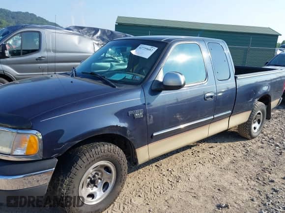 1999 Ford F-150 XL with VIN 1FTRX17L3XNB16928, listed as a IAAI auction lot 42739602 with 118,577 mi miles and . Bid and sale history available at DreamBid. Image 6.