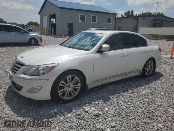 2012 Hyundai Genesis 4.6L z VIN KMHGC4DFXCU188028, wystawiony jako Copart lot #63472205 z przebiegiem 140 823 mil mil oraz Szkoda całkowita • Salvage title. Historia ofert i sprzedaży dostępna na DreamBid. Obrazek 1.