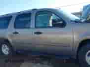 2007 Chevrolet Suburban LT с VIN 1GNFK16357R265554, выставлен на аукционе IAAI как лот 41434543 с пробегом 139 928 миль миль и . История ставок и продаж доступна на DreamBid. Изображение 13.