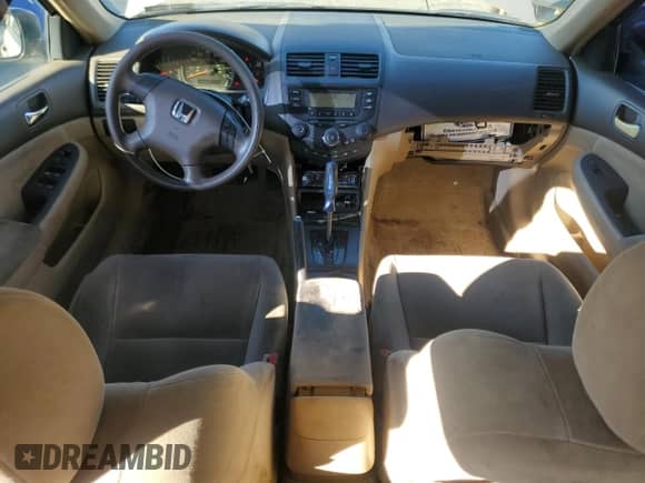 2004 Honda Accord LX с VIN 1HGCM56374A054025, выставлен на аукционе Copart как лот 86690775 с пробегом 152 783 миль миль и Списание • Salvage title. История ставок и продаж доступна на DreamBid. Изображение 8.