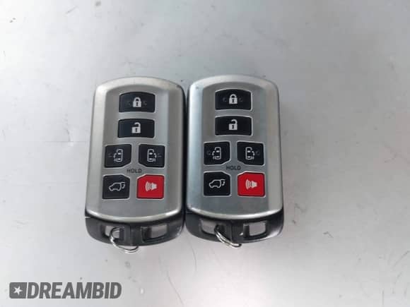 2013 Toyota Sienna XLE with VIN 5TDDK3DC6DS059963, listed as a IAAI auction lot 42703023 with 212,980 mi miles and . Bid and sale history available at DreamBid. Image 11.