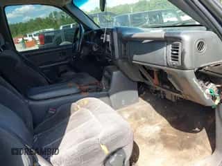 2000 Chevrolet Silverado 1500 LS с VIN 2GCEC19T5Y1190345, выставлен на аукционе IAAI как лот 43251173 с пробегом 350 233 миль миль и . История ставок и продаж доступна на DreamBid. Изображение 5.