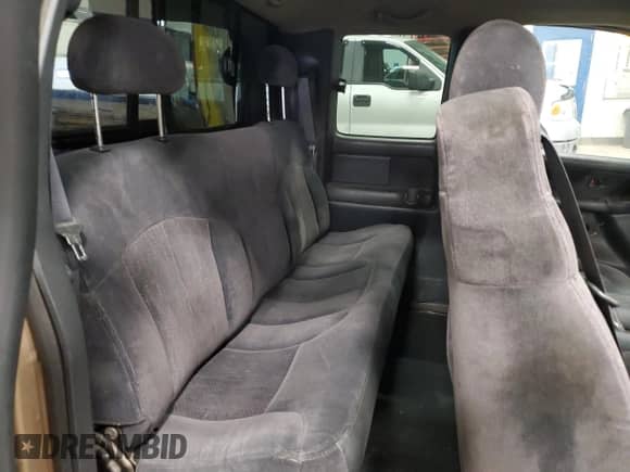 2000 Chevrolet Silverado 2500 LS z VIN 1GCGK29U2YE220474, wystawiony jako Copart lot #50300204 z przebiegiem Nie podano mil oraz Szkoda całkowita • Salvage title. Historia ofert i sprzedaży dostępna na DreamBid. Obrazek 10.