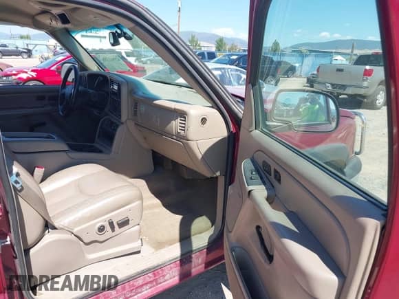 2005 Chevrolet Silverado 1500 LS with VIN 2GCEK13T351164625, listed as a IAAI auction lot 42942388 with 223,615 mi miles and . Bid and sale history available at DreamBid. Image 5.