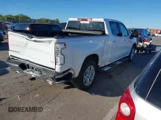 2024 Chevrolet Silverado 1500 LTZ z VIN 1GCUDGE86RZ284160, wystawiony jako IAAI lot #43499735 z przebiegiem 52 687 mil mil oraz . Historia ofert i sprzedaży dostępna na DreamBid. Obrazek 4.